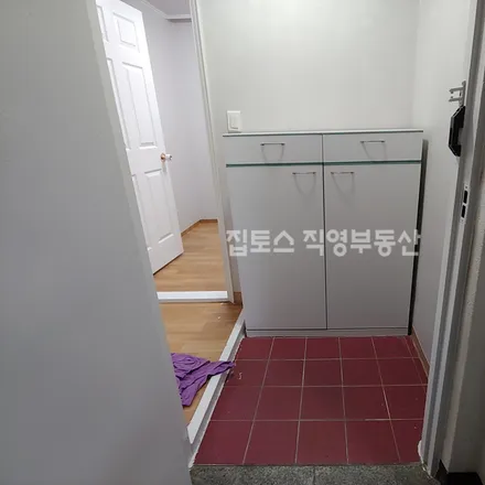 Rent this 2 bed apartment on 서울특별시 강남구 대치동 926-31