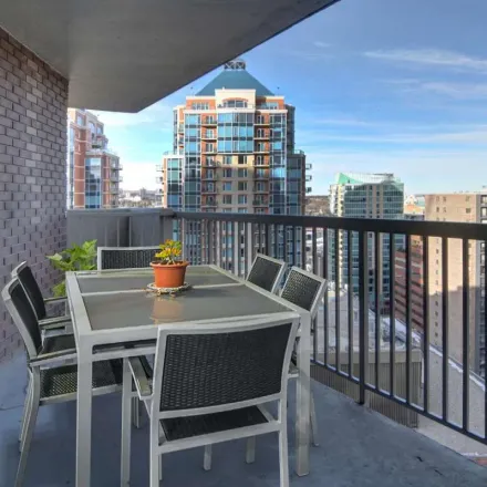 Image 5 - Vista Tower, 912 6 Avenue SW, Calgary, AB T2P 0V6, Canada - Apartment for rent