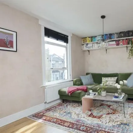 Buy this 1 bed apartment on 204 Bellenden Road in London, SE15 5AF