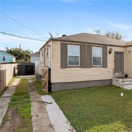Image 2 - 6309 Painters St, New Orleans, Louisiana, 70122 - House for sale
