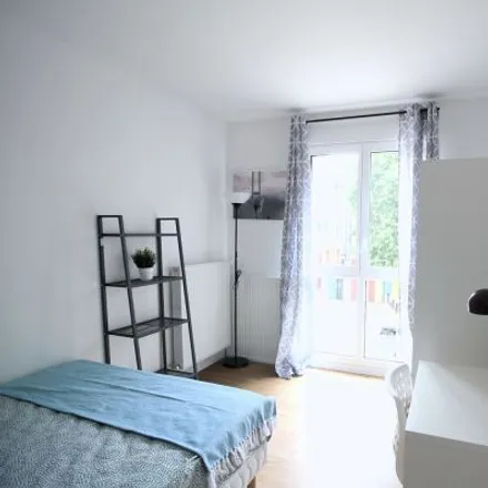 Image 3 - 2 Rue Mozart, 92110 Clichy, France - Room for rent