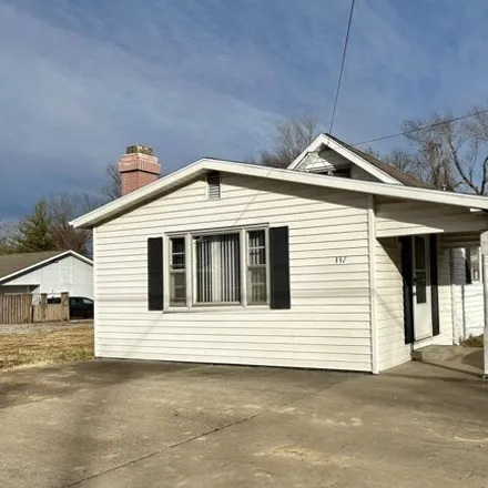 Buy this studio house on 295 South Lewis Lane in Carbondale, IL 62901