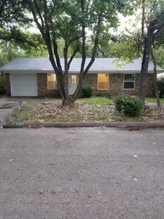 Rent this 3 bed house on 1218 Kennie Drive in Commerce, TX 75428