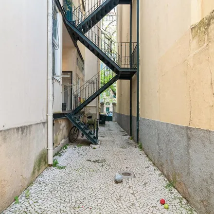 Image 4 - Capital, Avenida Elias Garcia 87, 1050-097 Lisbon, Portugal - Apartment for rent