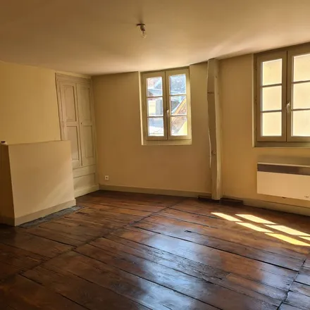Rent this 3 bed apartment on 26 Rue de la Barrière in 19000 Tulle, France