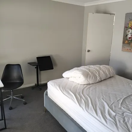 Rent this 3 bed house on Melbourne in Cranbourne, AU
