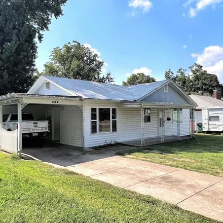 Buy this 3 bed house on 332 North Lincoln Avenue in Monett, MO 65708