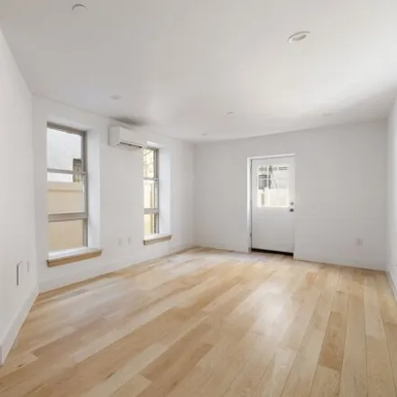 Image 4 - 121 West 136th Street, New York, NY 10030, USA - Townhouse for rent
