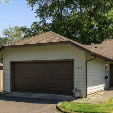 Buy this 2 bed house on 4244 NE 125th Pl in Portland, Oregon