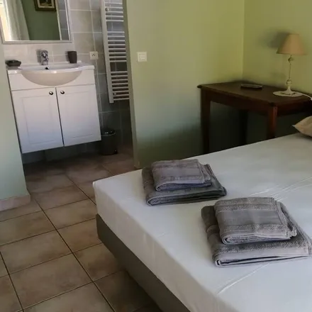 Rent this 4 bed house on 84800 L'Isle-sur-la-Sorgue