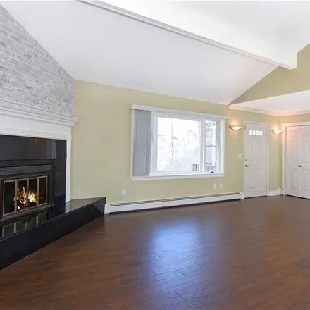 Image 3 - 14 Myrtle Avenue Street, City of White Plains, NY 10606, USA - Apartment for rent