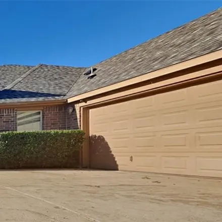 Buy this 3 bed house on 148 Troy Lane in Red Oak, TX 75154