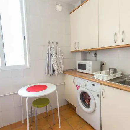 Rent this 4 bed apartment on Madrid in Dileto, Calle de Fernández de la Hoz