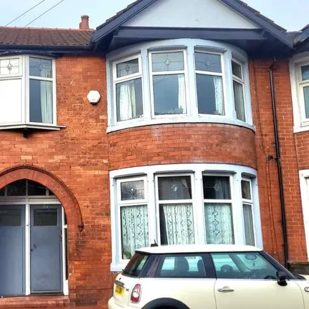 Rent this 6 bed duplex on Fallowfield Bowling and Lawn Tennis Club in 81 Wellington Road, Manchester