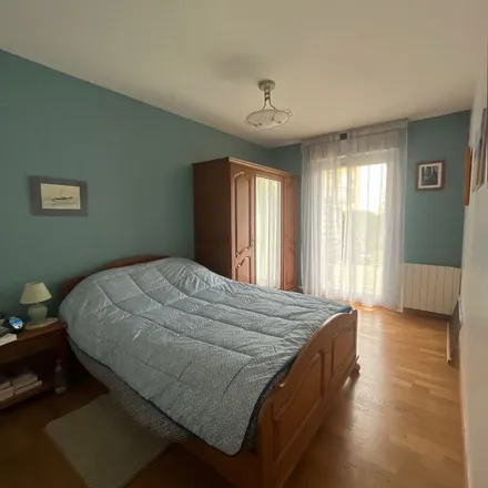 Rent this 3 bed apartment on 132 Route de Paris in 76240 Le Mesnil-Esnard, France