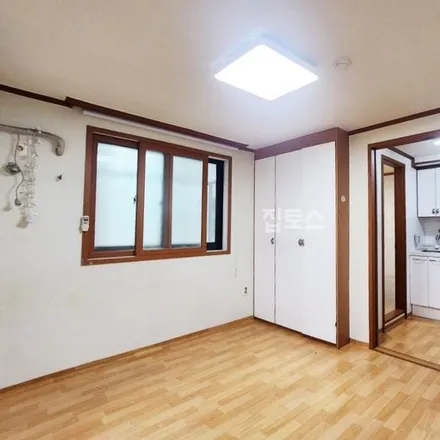 Rent this studio apartment on 서울특별시 관악구 봉천동 62-26