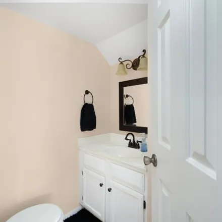 Image 9 - 690 Saint James Court, North Providence, RI 02865, USA - Townhouse for sale