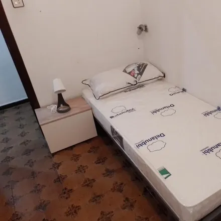 Rent this 4 bed room on Stefan in Avinguda de Pérez Galdós, 46008 Valencia