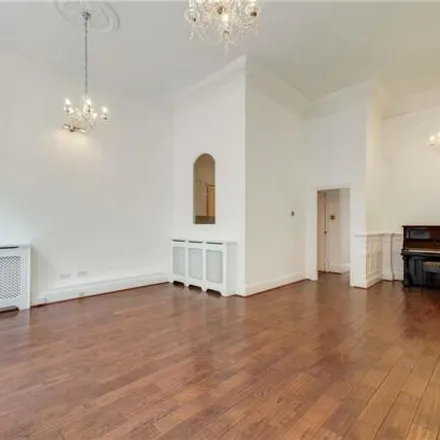 Image 9 - 86 Cornwall Gardens, London, SW7 4AJ, United Kingdom - Room for rent