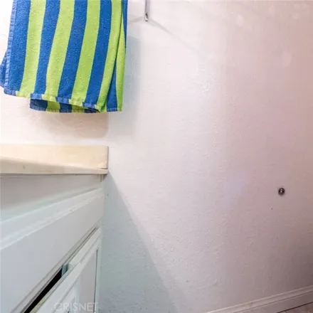 Image 5 - 10229 Variel Avenue, Los Angeles, CA 91311, USA - Townhouse for rent
