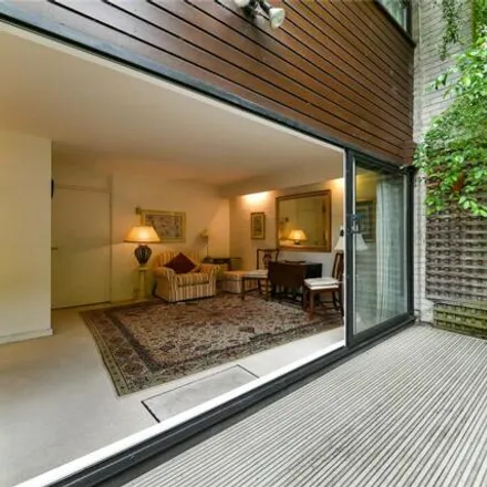 Buy this studio loft on Hampshire House in 12 Hyde Park Place Bayswater Road, London