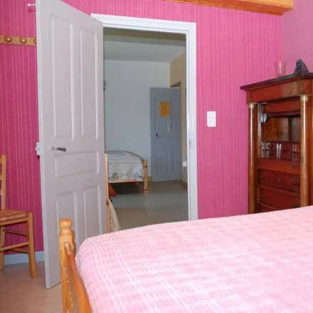 Rent this 3 bed townhouse on 73260 La Léchère