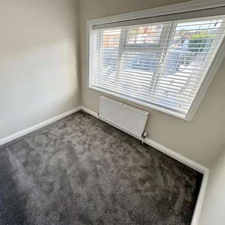 Image 7 - Snippers, Columbia Road, Talbot Village, BH10 4GE, United Kingdom - House for rent