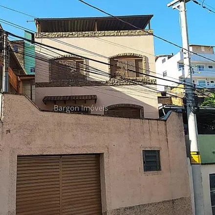 Buy this 6 bed house on Avenida Pantaleone Arcuri in Teixeiras, Juiz de Fora - MG