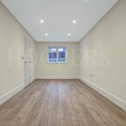 Image 6 - Brook Road, London, NW2 7BJ, United Kingdom - House for rent