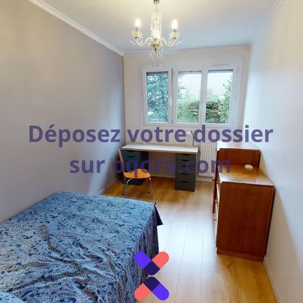 Rent this 3 bed apartment on 16 Rue Guy Moquet in 38130 Échirolles, France