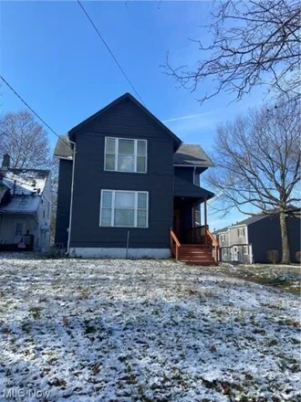 Buy this 5 bed house on 101 Bowdoin Lane in Akron, OH 44311
