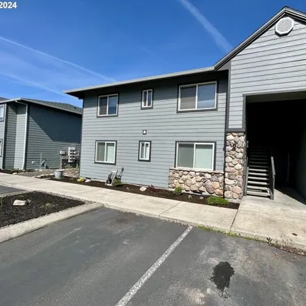 Buy this 3 bed condo on 201 Lone Pine Lane in The Dalles, OR 97058