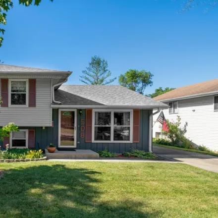 Buy this 3 bed house on 508 Winthrop Avenue in Glendale Heights, IL 60139
