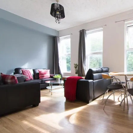 Rent this 5 bed apartment on 169 Royal Park Terrace in Leeds, LS6 1NH