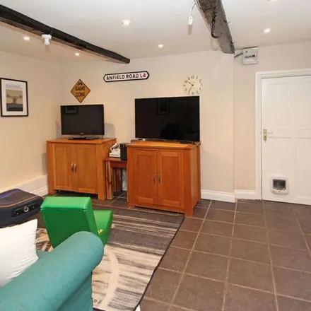 Rent this 5 bed townhouse on Jaspers Arms in 15 Victoria Road, Shifnal