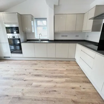 Rent this 6 bed apartment on 9 Stanley Avenue in Bristol, BS34 7NQ