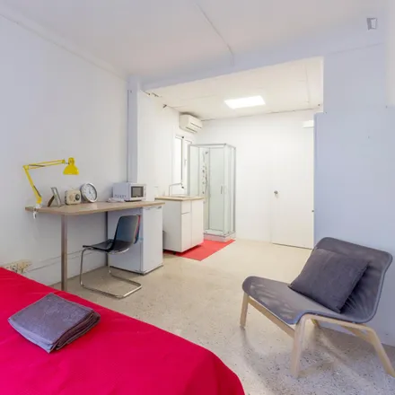 Image 5 - Carrer Lope de Vega, 60, 08005 Barcelona, Spain - Room for rent