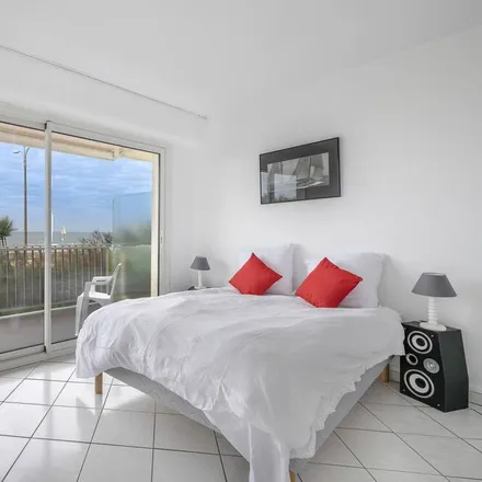 Rent this 2 bed apartment on La Baule-Escoublac in Place Rhin et Danube, 44500 La Baule-Escoublac