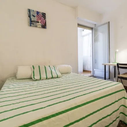 Rent this 5 bed room on Avinguda d'Aragó in 15, 17