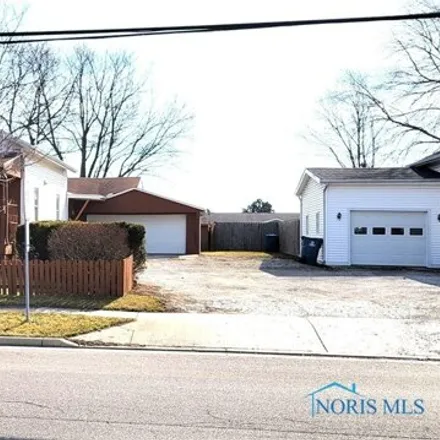 Buy this 3 bed house on 950 East Wilson Street in Bryan, OH 43506