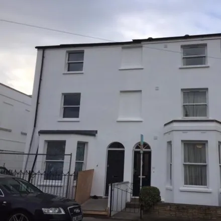 Image 1 - 28 Gloucester Place, Cheltenham, GL52 2RN, United Kingdom - Room for rent