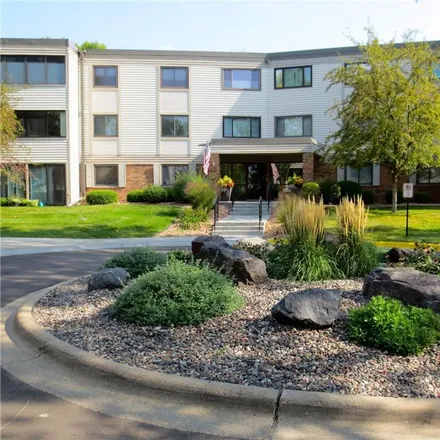 Buy this 1 bed condo on 10540 43rd Avenue North in Plymouth, MN 55442
