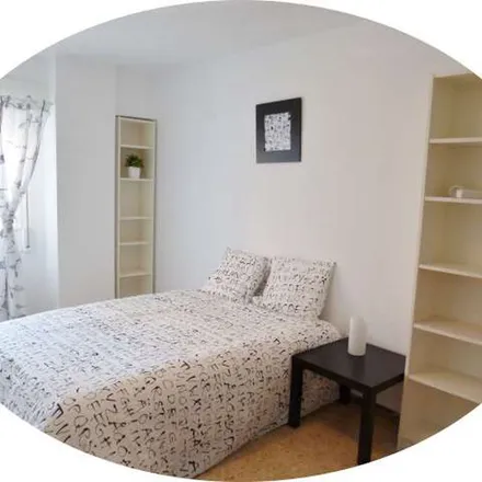 Image 3 - Avenida de Pirineos, 50015 Zaragoza, Spain - Apartment for rent