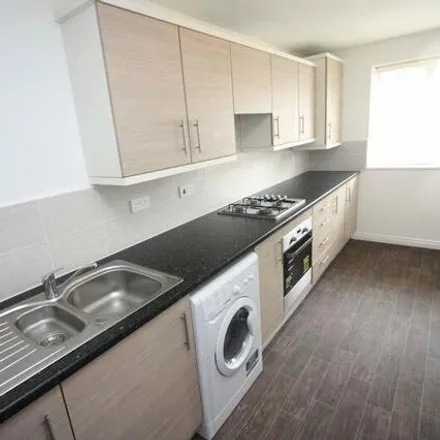 Image 3 - 35 Signals Drive, Coventry, CV3 1QS, United Kingdom - Townhouse for rent