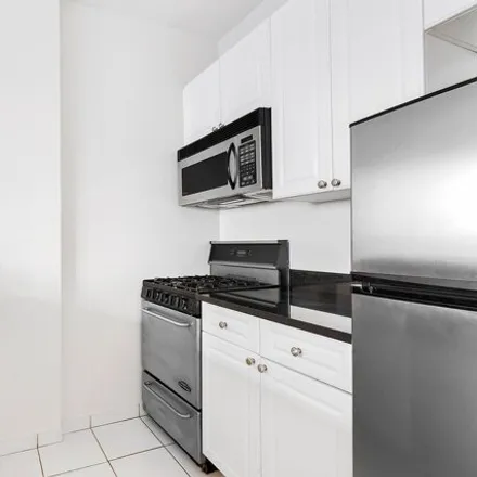 Rent this studio house on 160 West 22nd Street in New York, NY 10011