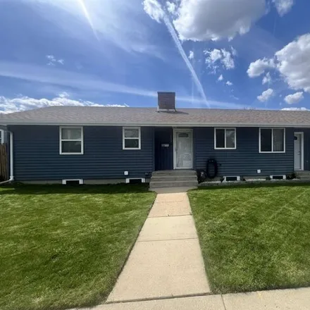 Image 1 - 605 Nw 8th St, Minot, North Dakota, 58703 - House for sale