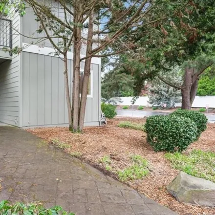 Buy this 1 bed condo on 1924 Northwest 143rd Avenue in Portland, OR 97229