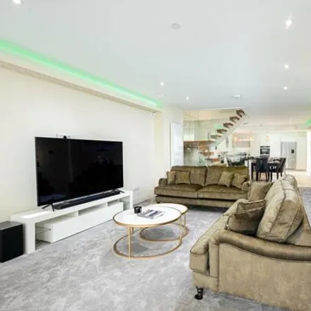 Image 3 - Clarence Gardens, London Road West, Bath, BA1 7DB, United Kingdom - Townhouse for sale