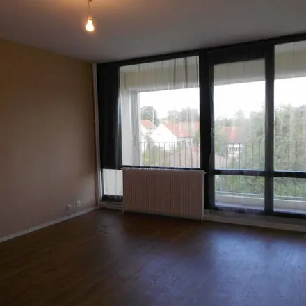 Rent this 2 bed apartment on 15 Rue des Fluttes Agasses in 25000 Besançon, France