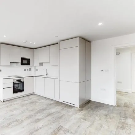 Rent this 2 bed apartment on Villiers Road in High Road, Willesden Green